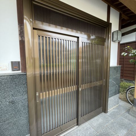 玄関引違い戸交換工事